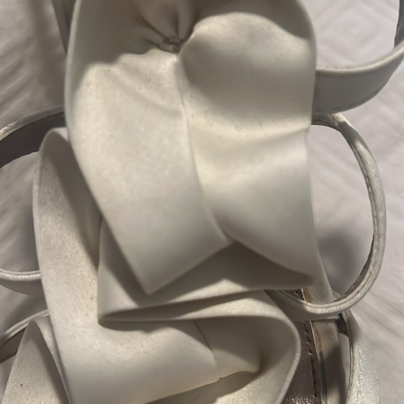 Unlisted Cream Ruffled Bow High Heeled Shoes - Picture 3 of 9